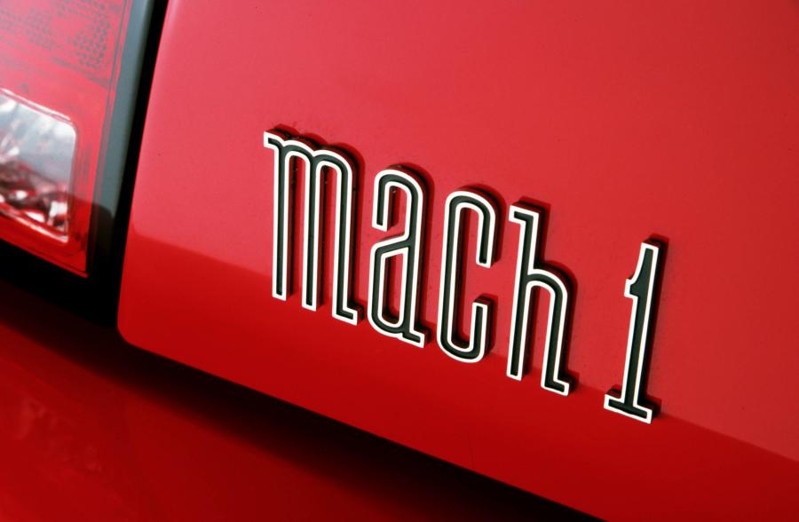 Логотип Ford Mustang Mach I 2003 года  (фото 13 из 25)